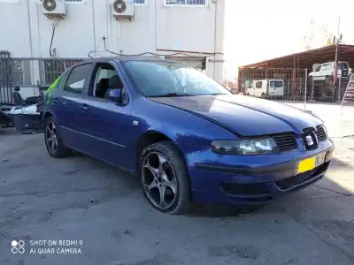 Veicolo di demolizione SEAT LEON (1M1)  dell'anno 2001 alimentato 