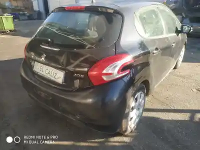 Veículo de Sucata peugeot 208 access do ano 2014 alimentado 8h01