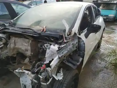 Veicolo di demolizione renault clio iv authentique dell'anno 2015 alimentato 