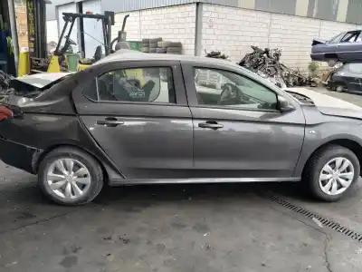 Sloopvoertuig citroen celysée feel van het jaar 2017 aangedreven yh01