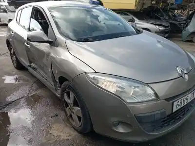 Sloopvoertuig renault megane iii berlina 5 p dynamique van het jaar 2010 aangedreven 