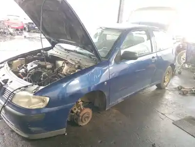 Veicolo di demolizione seat ibiza 6k1 select dell'anno 2001 alimentato aqm