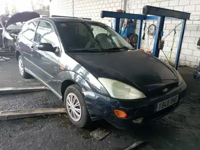 Veículo de Sucata FORD FOCUS BERLINA (CAK) Trend do ano 2001 alimentado C9DB