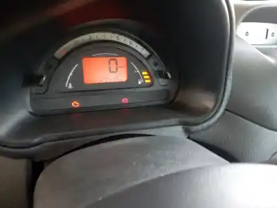 Véhicule à la ferraille citroen c3 (2002->) 1.4 i de l'année 2004 alimenté kfv