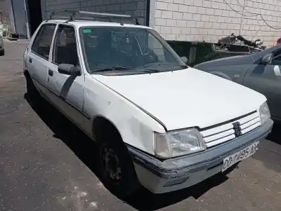 Veículo de Sucata PEUGEOT 205 BERLINA 1.8 D Generation do ano 1996 alimentado A9A