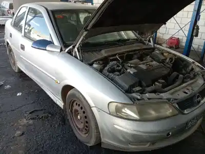 Verschrottungsfahrzeug OPEL VECTRA B BERLINA 2.0 DTI des Jahres 1999 angetrieben X20DTH