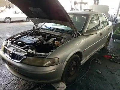 Véhicule à la ferraille opel vectra b berlina 2.0 dti de l'année 1999 alimenté x20dth