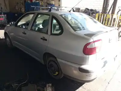 Veicolo di demolizione seat cordoba berlina (6k2) stella dell'anno 2002 alimentato aua