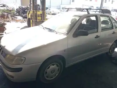 Veicolo di demolizione seat cordoba berlina (6k2) stella dell'anno 2002 alimentato aua
