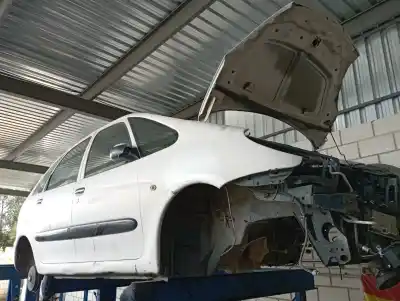 Veicolo di demolizione CITROEN XSARA PICASSO (N68) 2.0 HDI dell'anno 2002 alimentato RHY