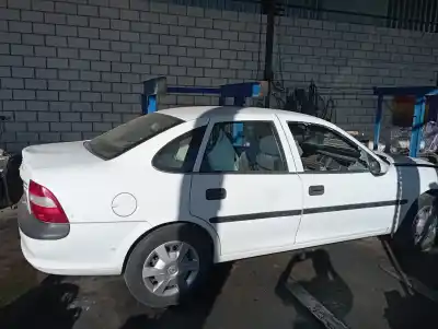 Veículo de Sucata opel vectra b berlina 2.0 dti do ano 1998 alimentado x16xel
