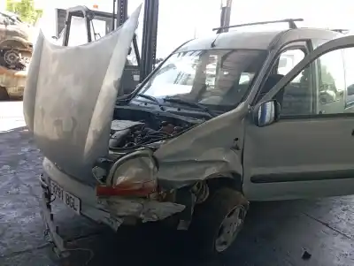 Véhicule à la ferraille renault kangoo f kc0 alize de l'année 2001 alimenté 