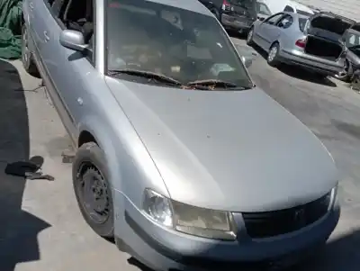 Veículo de Sucata volkswagen passat berlina (3b2) comfortline do ano 1996 alimentado afn
