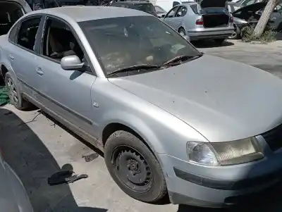 Veículo de Sucata volkswagen passat berlina (3b2) comfortline do ano 1996 alimentado afn