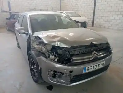 Véhicule à la ferraille citroen celysée exclusive de l'année 0 alimenté hm05