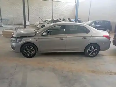 Véhicule à la ferraille citroen celysée exclusive de l'année 0 alimenté hm05