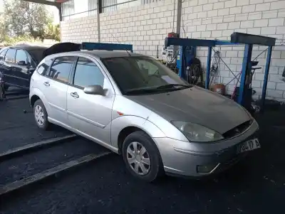 Sloopvoertuig ford focus berlina (cak) ambiente van het jaar 1999 aangedreven fyda