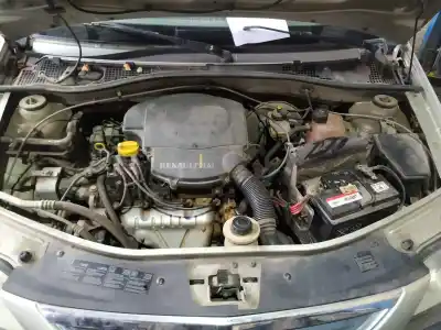 Véhicule à la ferraille dacia logan ambiance de l'année 0 alimenté k7j710