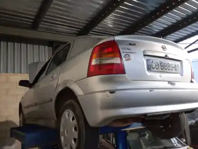 Véhicule à la ferraille opel astra g caravan g-z16xe de l'année 0 alimenté x16szr