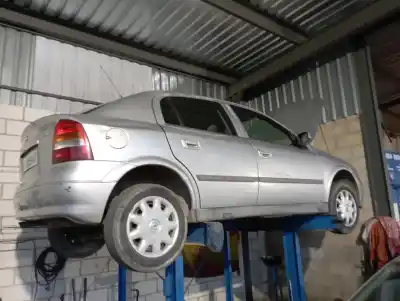 Véhicule à la ferraille opel astra g caravan g-z16xe de l'année 0 alimenté x16szr