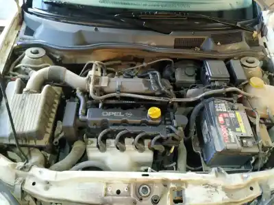 Véhicule à la ferraille opel astra 1.6 g de l'année 0 alimenté z16se