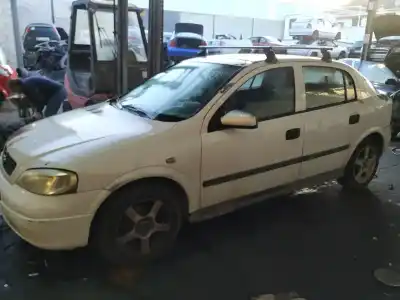 Véhicule à la ferraille opel astra 1.6 g de l'année 0 alimenté z16se