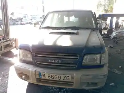 Veicolo di demolizione ISUZU TROOPER  dell'anno 2000 alimentato 4JX1