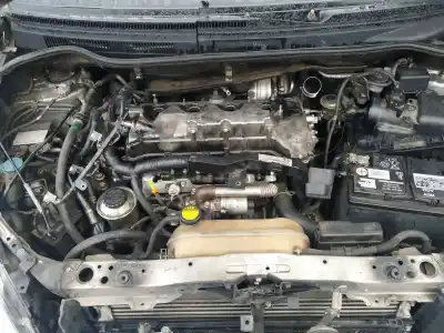 Veículo de Sucata toyota corolla verso (r1) 2.2 d-4d luna do ano 2005 alimentado 2adftv