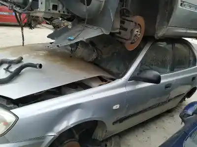 Veículo de Sucata hyundai accent (lc) crdi gl do ano 2004 alimentado d3ea