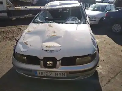 Veicolo di demolizione SEAT LEON (1M1) 1.9 TDI dell'anno 2002 alimentato ASV