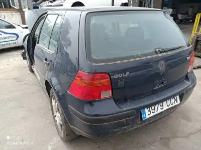 Veículo de Sucata volkswagen golf iv berlina (1j1) 1.6 do ano 2002 alimentado 
