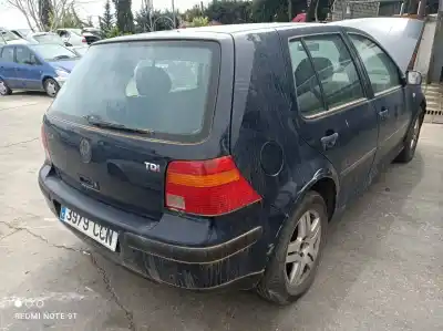 Veículo de Sucata volkswagen golf iv berlina (1j1) 1.6 do ano 2002 alimentado 