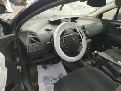 Vehicul casat CITROEN C4 BERLINA Collection al anului 2004 alimentat 9HY