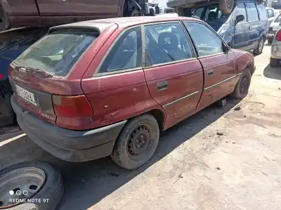 Veicolo di demolizione opel astra f berlina dell'anno 1994 alimentato c14se