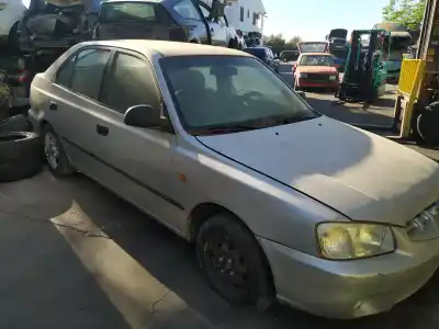 Veículo de Sucata HYUNDAI ACCENT (LC) CRDi GL do ano 2002 alimentado D3EA