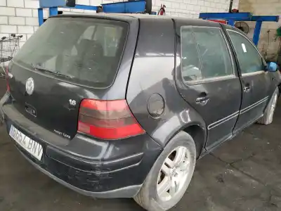 Veículo de Sucata VOLKSWAGEN GOLF IV BERLINA (1J1) 1.6 do ano 2001 alimentado AZD