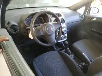 Vehicul casat opel corsa d corsa d al anului 2010 alimentat 