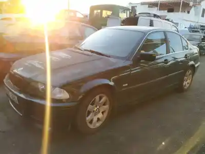 Veicolo di demolizione BMW SERIE 3 BERLINA (E46) 320i dell'anno 2000 alimentato M54226S1