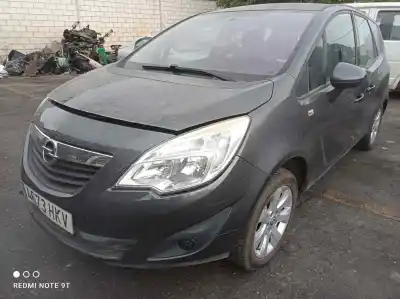 Veicolo di demolizione OPEL MERIVA B Cosmo dell'anno 2012 alimentato A14NEL
