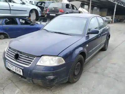 Veículo de Sucata volkswagen passat berlina (3b3) advance do ano 2001 alimentado awx