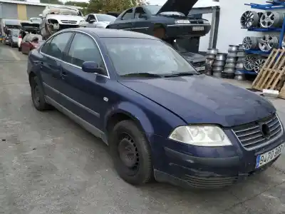 Sloopvoertuig VOLKSWAGEN PASSAT BERLINA (3B3) Advance van het jaar 2001 aangedreven AWX