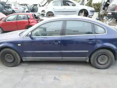 Veículo de Sucata volkswagen passat berlina (3b3) advance do ano 2001 alimentado awx