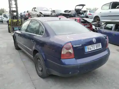 Veículo de Sucata volkswagen passat berlina (3b3) advance do ano 2001 alimentado awx