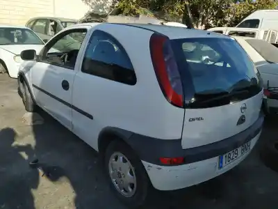 Sloopvoertuig opel corsa c corsa c van het jaar 2001 aangedreven z10xe