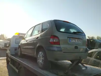 Sloopvoertuig renault scenic (ja..) 1.9 dci authentique 102 cv / 75 kw van het jaar 2002 aangedreven f9q