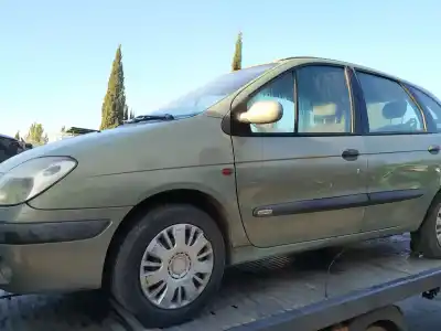Sloopvoertuig renault scenic (ja..) 1.9 dci authentique 102 cv / 75 kw van het jaar 2002 aangedreven f9q