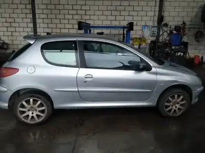 Здавання транспортного засобу PEUGEOT 206 FASTBACK (2A/C) 1.4 16V року 2004 потужний KFU Здавання транспортного засобу PEUGEOT 206 FASTBACK (2A/C) 1.4 16V року 2004 потужний KFU