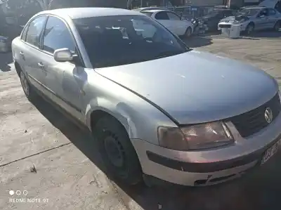 Veículo de Sucata VOLKSWAGEN PASSAT BERLINA (3B2) Comfortline do ano 1998 alimentado AFN