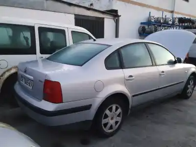 Veículo de Sucata volkswagen passat berlina (3b2) comfortline do ano 1999 alimentado ajm