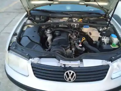 Veículo de Sucata volkswagen passat berlina (3b2) comfortline do ano 1999 alimentado ajm